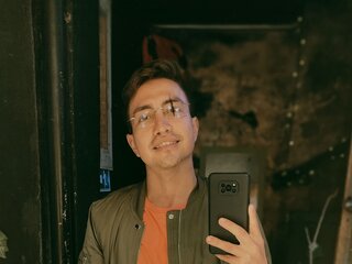 Livesex photos SebastianAndrade